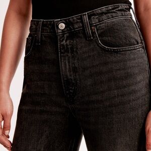 Abercrombie & Fitch “The 90s Relaxed Jean”